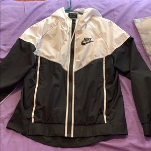 nike windbreaker